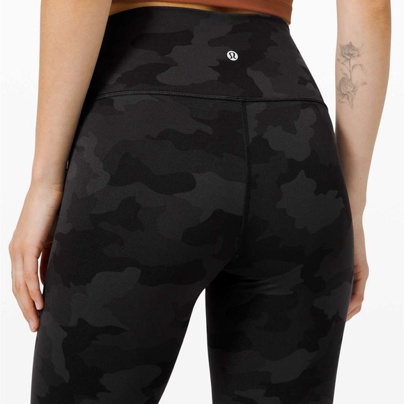 Lululemon Wunder Under Crop (High-Rise) *Full-On Luxtreme 21 - Picture 5 of 11